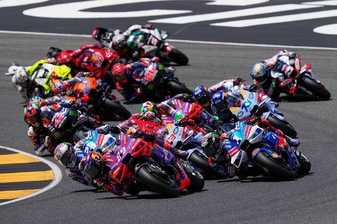 menang-detik-akhir-alex-marques-catatkan-waktu-tercepat-1