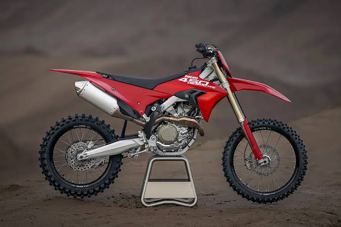 desmo450x-motocross-pertama-ducati-resmi-mengudara
